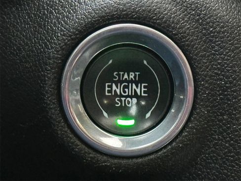 Used 2019 Chevrolet Silverado 1500 High Country w/ Technology Package image 33