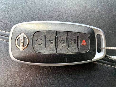 Used 2025 Nissan Pathfinder SV image 23