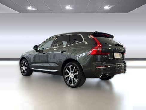 Used 2021 Volvo XC60 T5 Inscription w/ Advanced Package FWD image 3