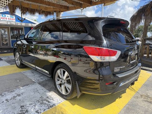 Used 2015 Nissan Pathfinder Platinum FWD image 8