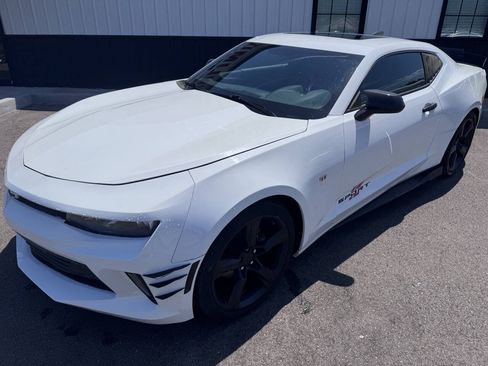 Used 2017 Chevrolet Camaro LT w/ Technology Package RWD image 9