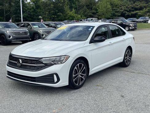 Certified 2024 Volkswagen Jetta Sport FWD image 3