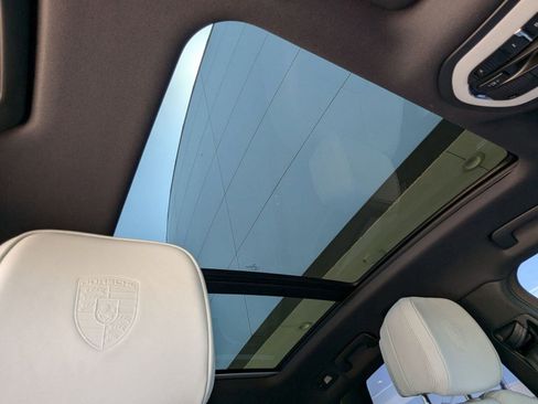 Used 2025 Porsche Macan Turbo image 27