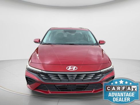 Used 2025 Hyundai Elantra Limited FWD image 2
