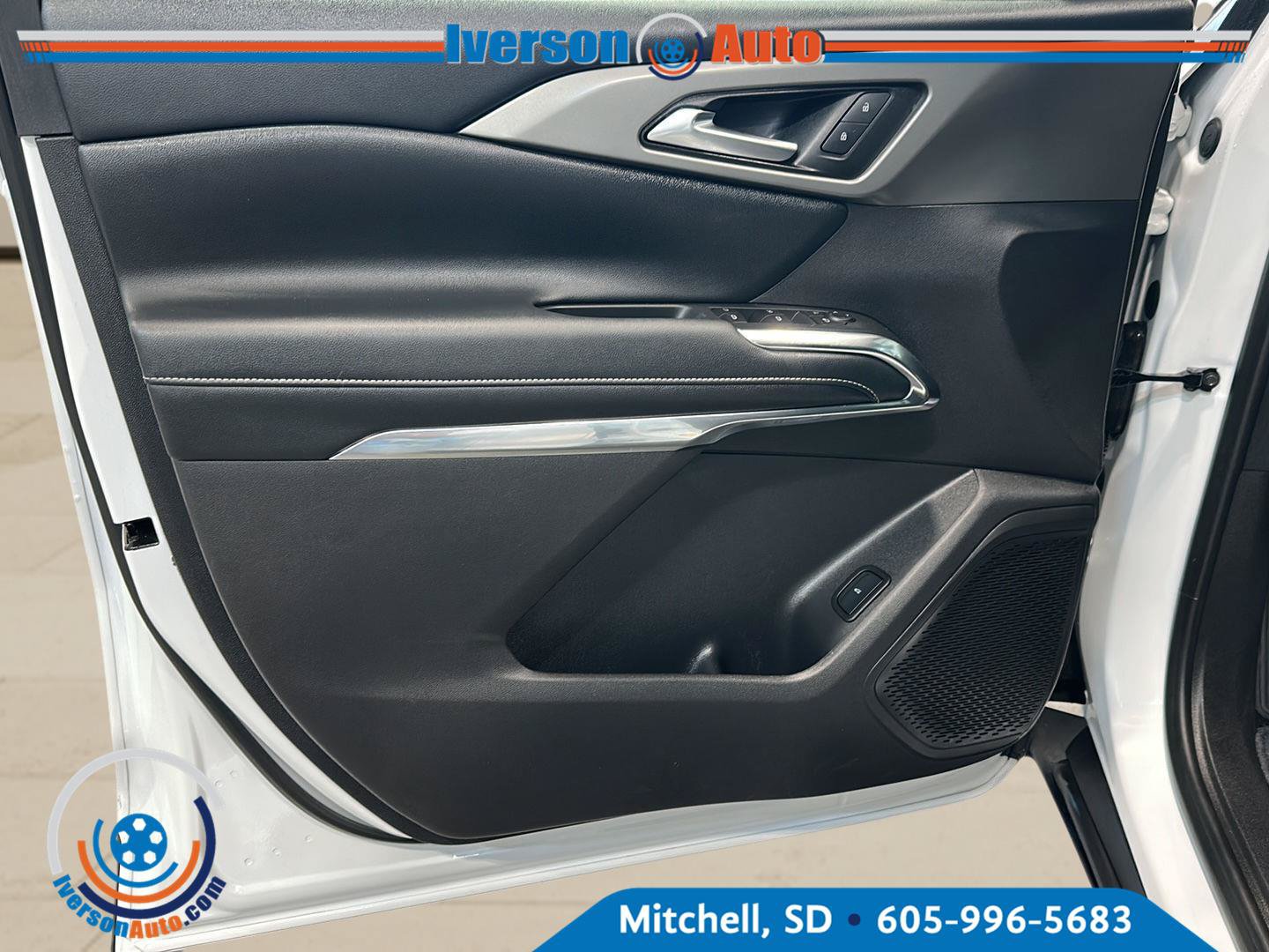 Used 2026 Chevrolet Traverse LT AWD/4WD image 13