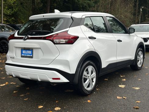 Used 2023 Nissan Kicks S image 7
