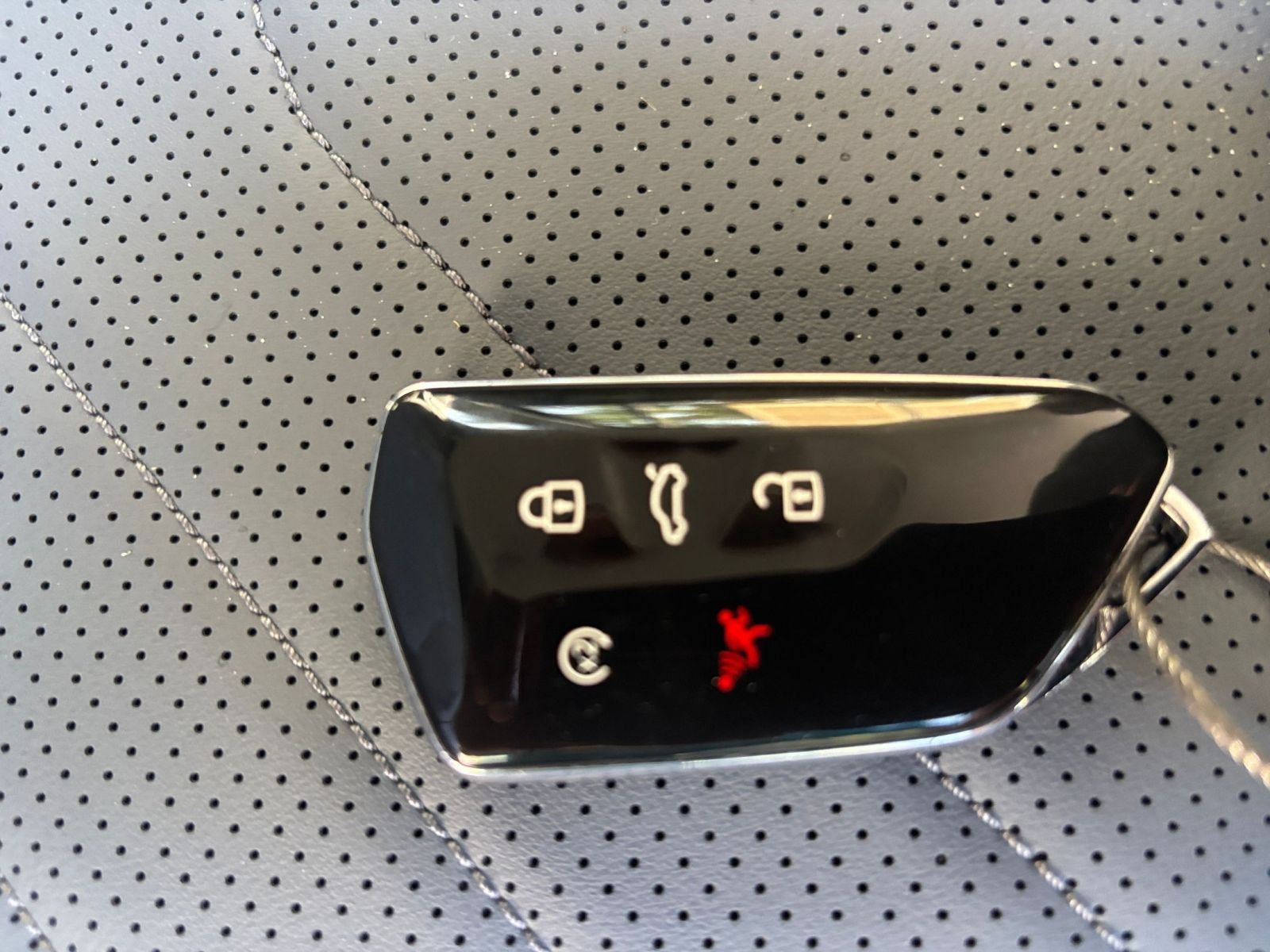 Used 2026 Volkswagen Tiguan SE FWD image 18