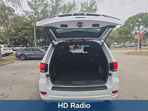 Used 2021 Jeep Grand Cherokee Laredo X image 8