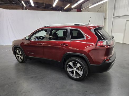 Used 2019 Jeep Cherokee Limited image 3