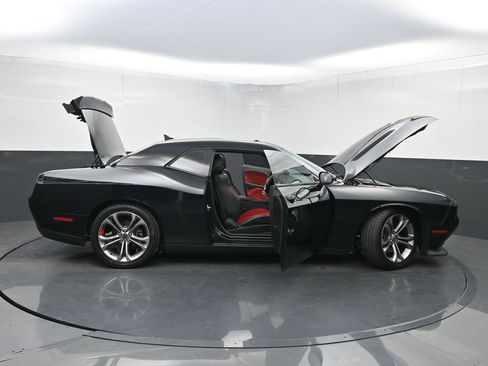 Used 2020 Dodge Challenger GT w/ Plus Package image 34