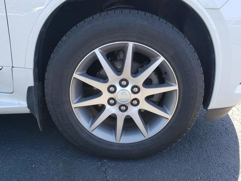 Used 2017 Buick Enclave Leather FWD image 11