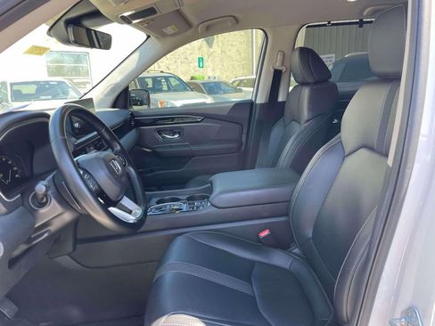 Certified 2025 Honda Pilot EX-L image 16