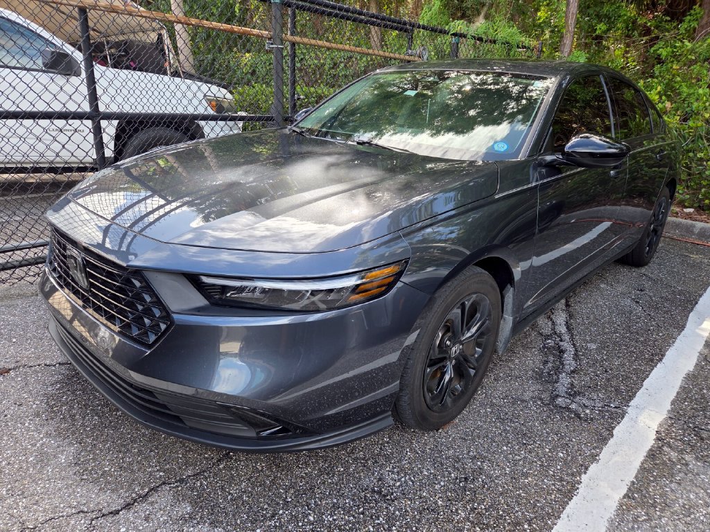 Used 2025 Honda Accord SE image 3