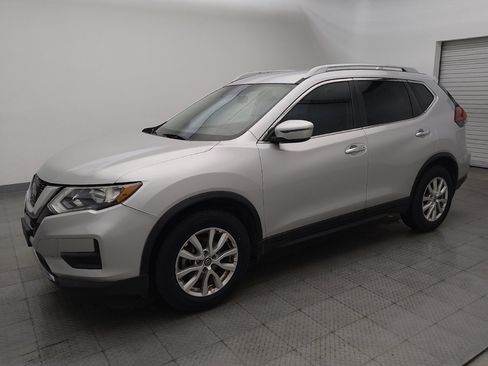 Used 2019 Nissan Rogue S w/ Special Edition Package FWD image 2
