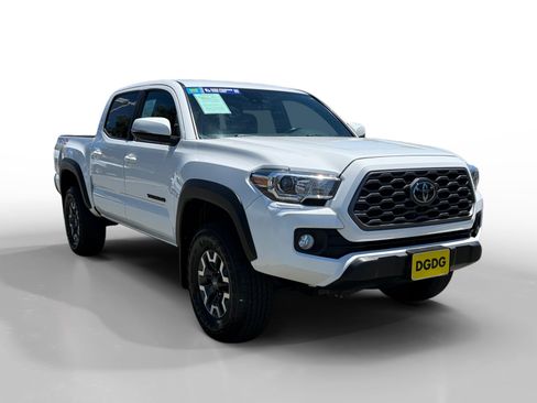 Used 2023 Toyota Tacoma TRD Off-Road w/ Black Out Package (TMS) AWD/4WD image 7