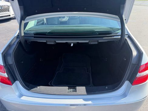 Used 2011 Mercedes-Benz E 550 4MATIC Sedan image 37