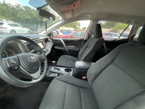 Used 2016 Toyota RAV4 LE AWD/4WD image 10