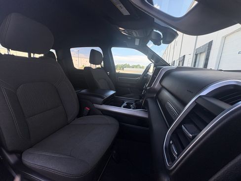 Used 2019 RAM 1500 Big Horn AWD/4WD image 16
