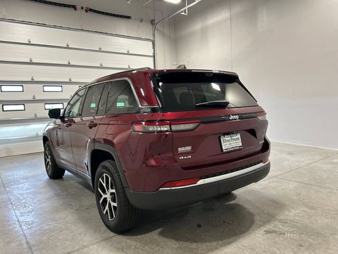 Used 2024 Jeep Grand Cherokee Limited w/ Luxury Tech Group II AWD/4WD image 8