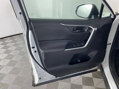 Used 2023 Toyota RAV4 LE AWD/4WD image 11