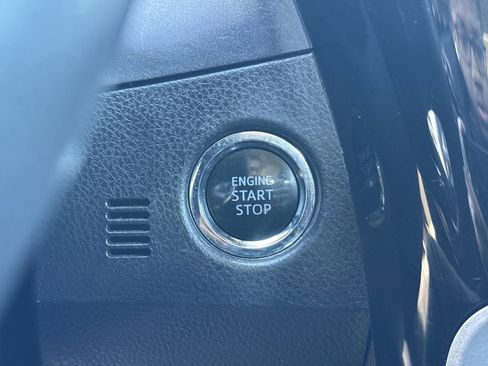 Used 2018 Toyota Corolla XSE image 39