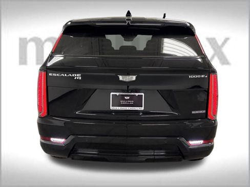 New 2025 Cadillac Escalade IQ Sport 1 w/ Smart Trailering package image 18
