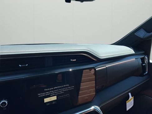 Certified 2025 GMC Sierra 2500 Denali Ultimate image 41