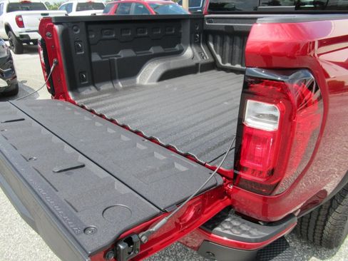 New 2026 GMC Canyon Elevation w/ Convenience Package RWD image 9