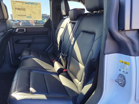 New 2025 Ford Bronco Badlands image 12
