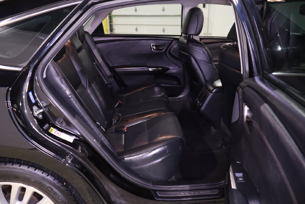 Used 2013 Toyota Avalon Limited FWD image 33