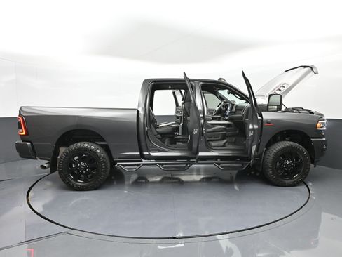 Used 2024 RAM 2500 Laramie w/ Night Edition image 55