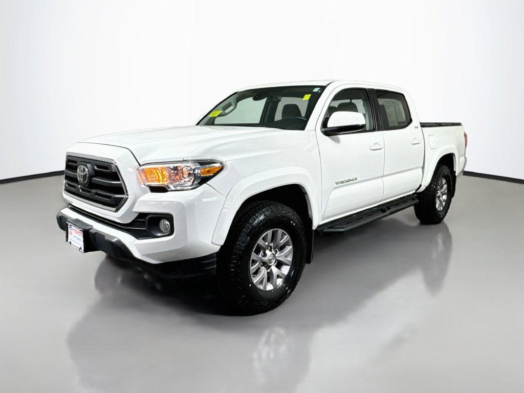 Used 2019 Toyota Tacoma SR5 AWD/4WD image 2