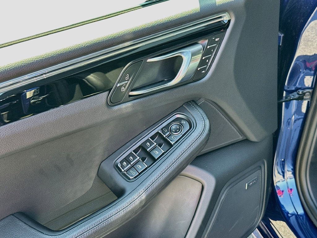 Certified 2026 Porsche Macan AWD/4WD image 20