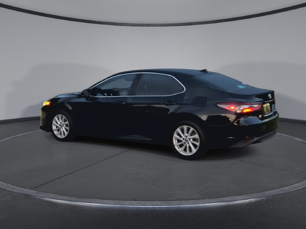 Used 2024 Toyota Camry LE w/ Convenience Package FWD image 6
