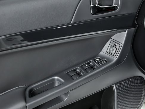 Used 2014 Mitsubishi Lancer Evolution GSR image 18