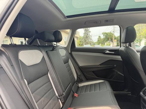 Used 2022 Volkswagen Taos SEL AWD/4WD image 27