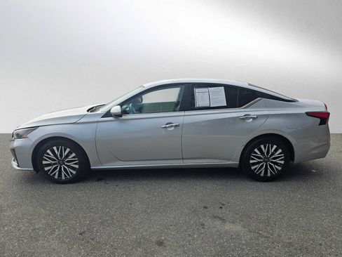 Used 2023 Nissan Altima 2.5 SV image 6