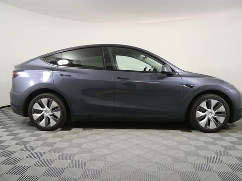 Used 2023 Tesla Model Y Long Range image 2