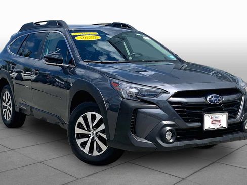 Used 2025 Subaru Outback Premium AWD/4WD image 4