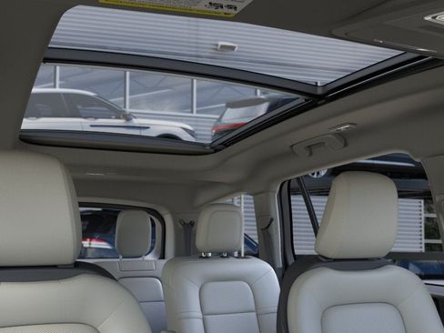 New 2026 Lincoln Aviator AWD image 22