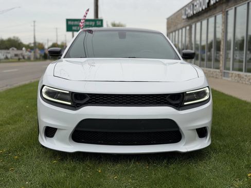 Used 2018 Dodge Charger R/T w/ Blacktop Package RWD image 3