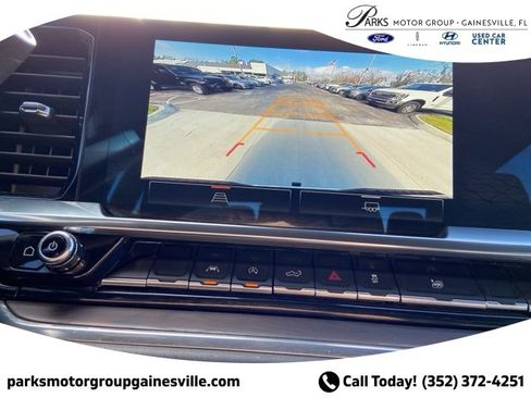 Used 2024 GMC Sierra 1500 SLT image 19