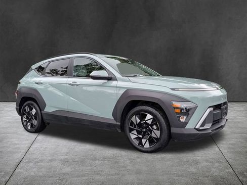 Used 2024 Hyundai Kona SEL FWD image 2