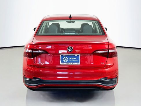 Certified 2022 Volkswagen Jetta SE FWD image 10