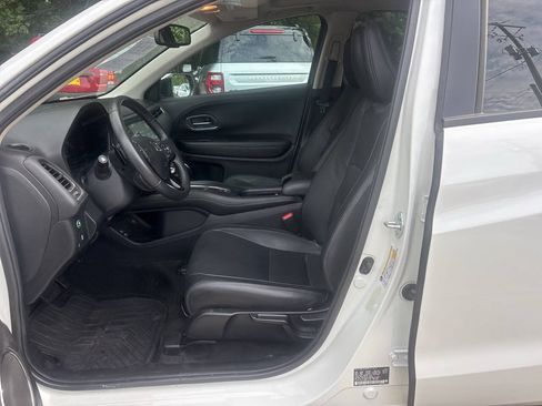 Used 2021 Honda HR-V EX-L image 8