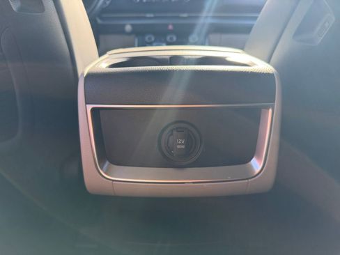 Used 2023 Kia Carnival LX image 22