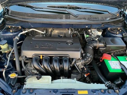 Used 2005 Pontiac Vibe w/ Power Group Value Package image 3