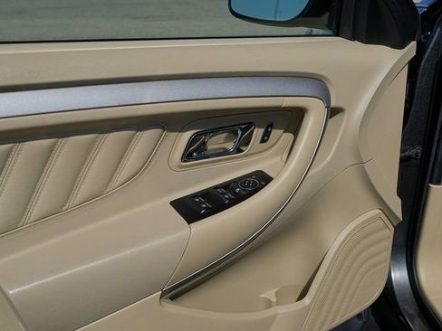 Used 2019 Ford Taurus SE FWD image 26