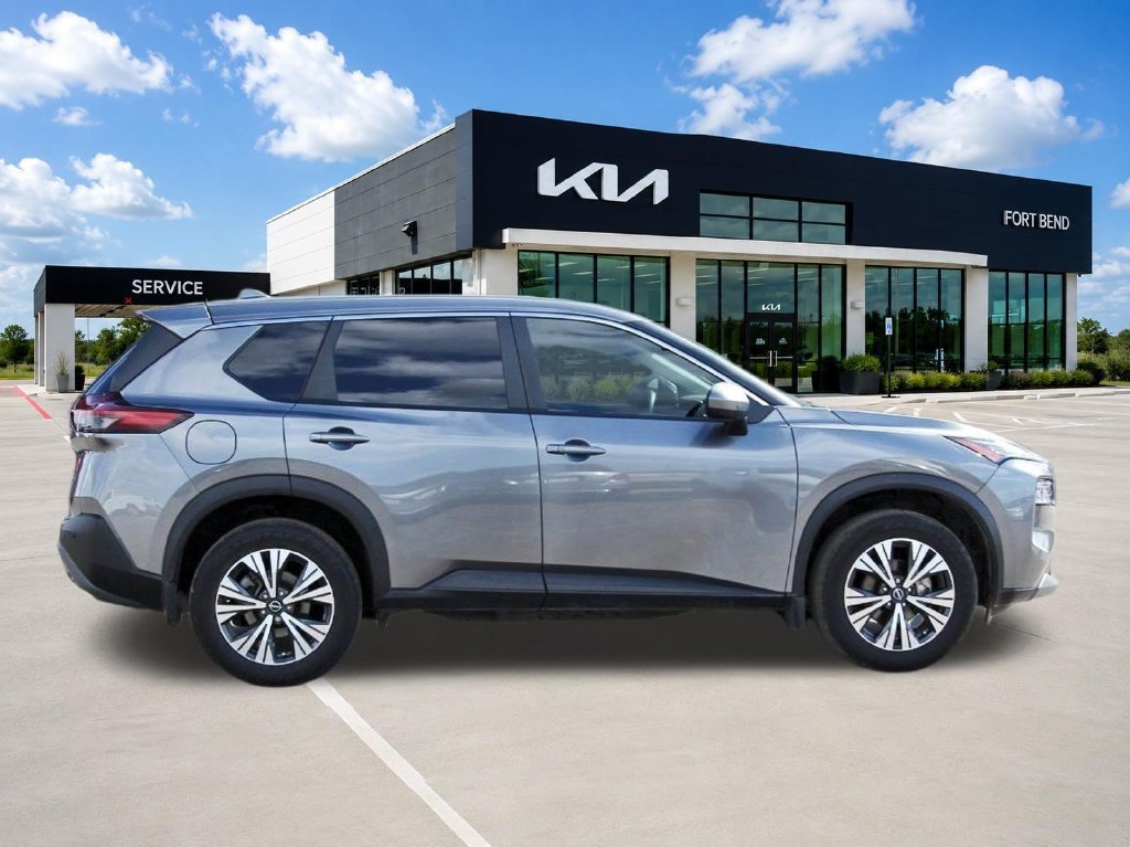 Used 2023 Nissan Rogue SV FWD image 4