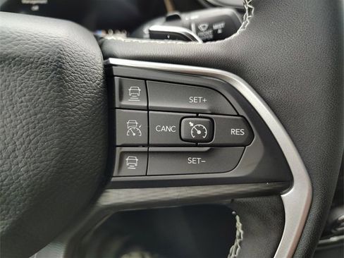 New 2025 Jeep Grand Cherokee L Altitude image 19